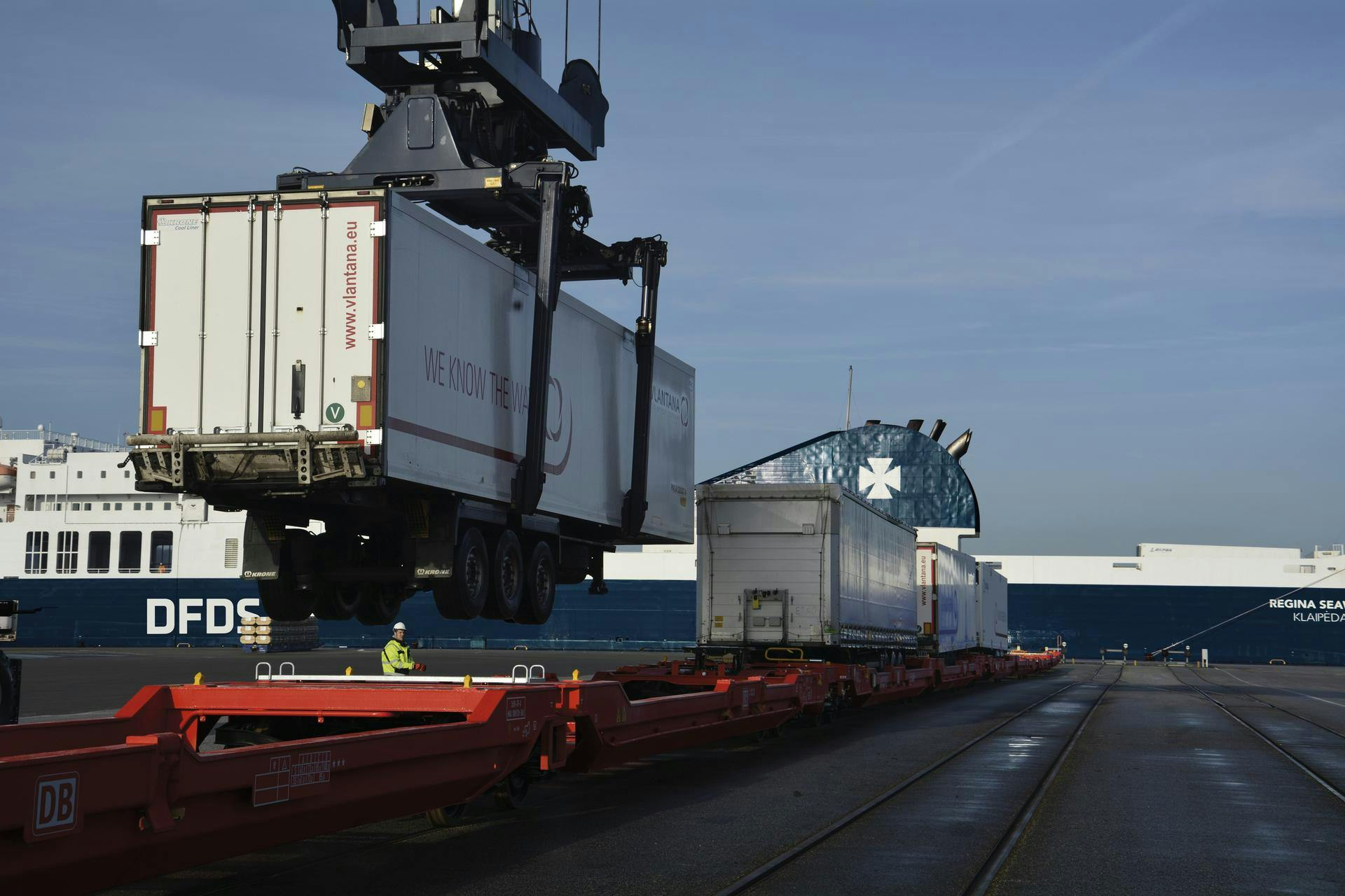 Intermodal, rail, rail transport, rail solution, freight shipping and rail transport, container