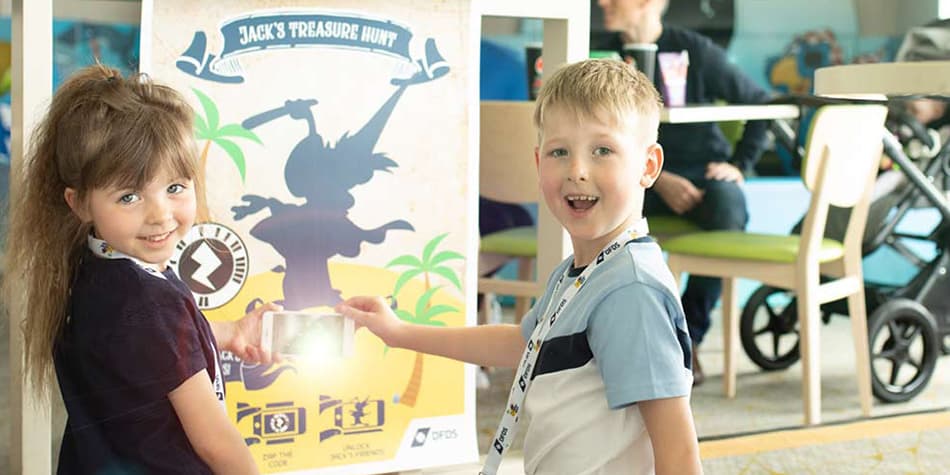 Treasure hunt for children onboard Newcastle-Amsterdam