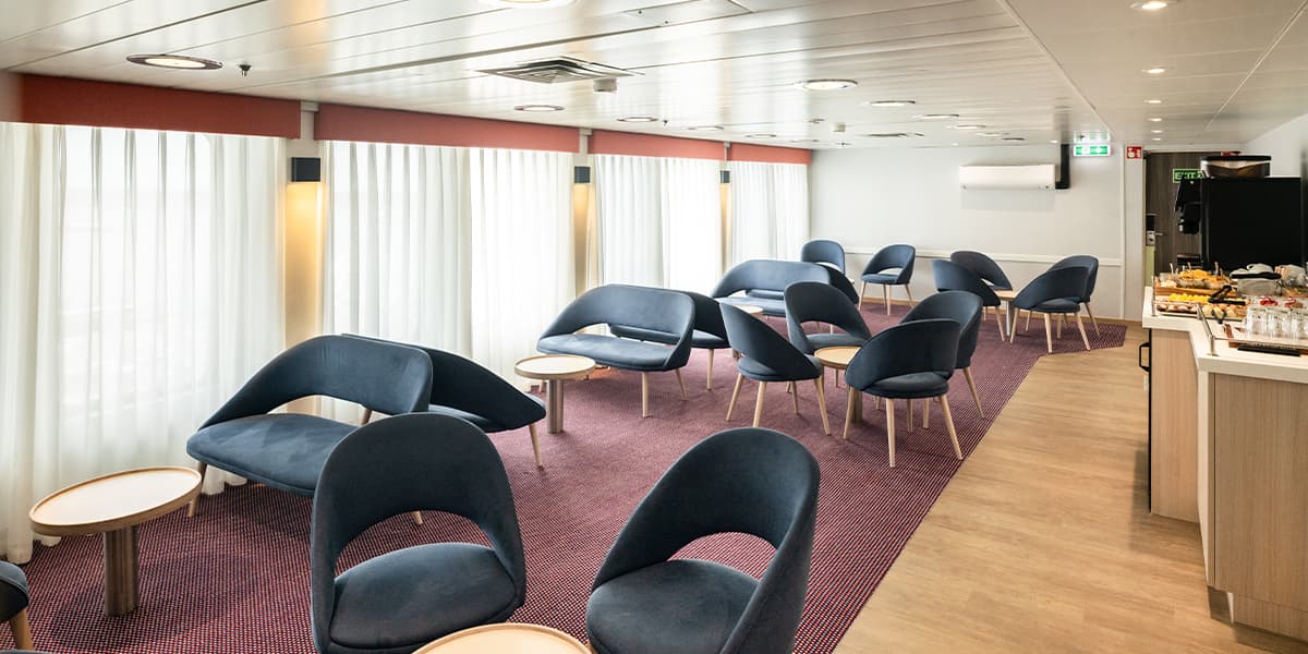 AN-Web-Commodre de Luxe Lounge-1200x600-Header