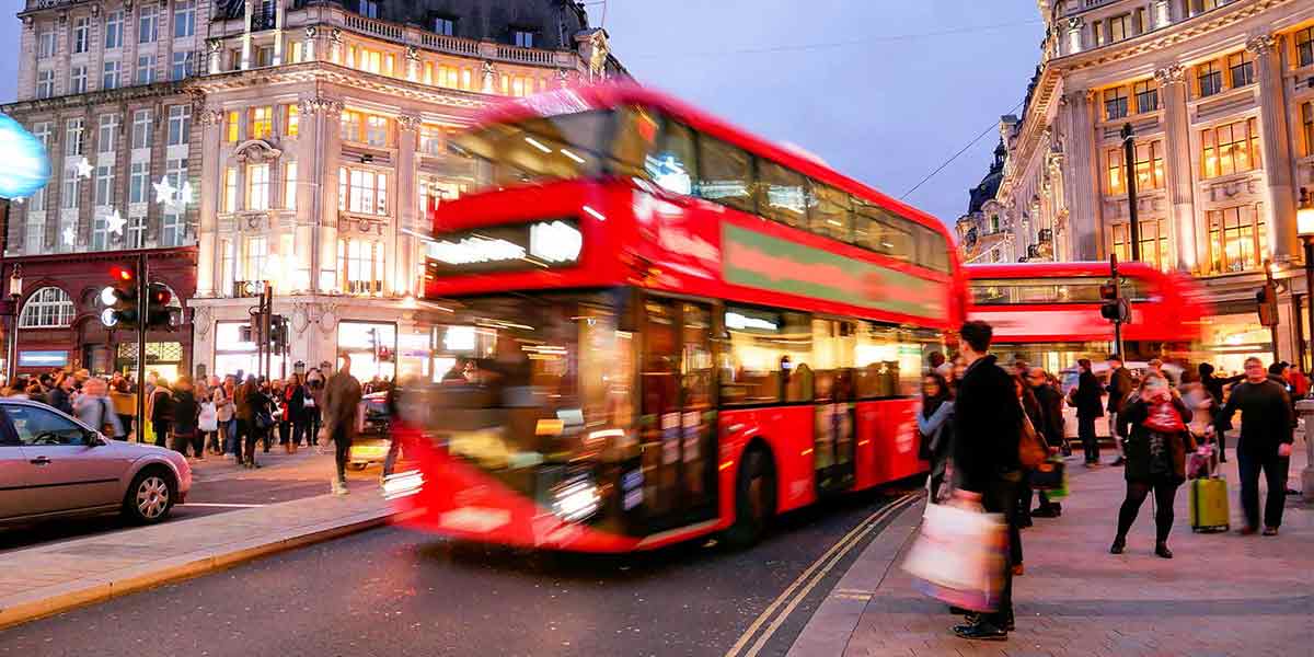Shopping sales season in London