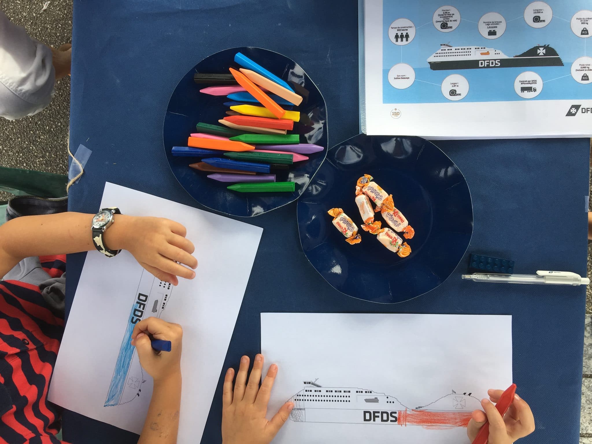 Colouring competition in Calais and Dieppe.