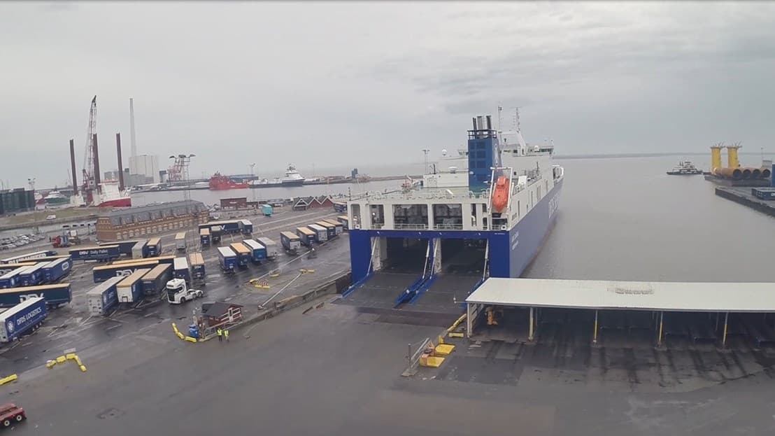 DFDS vessel unloading at Esbjerg Terminal