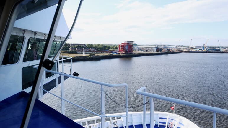 Aussicht-von-der-Brücke co DFDS