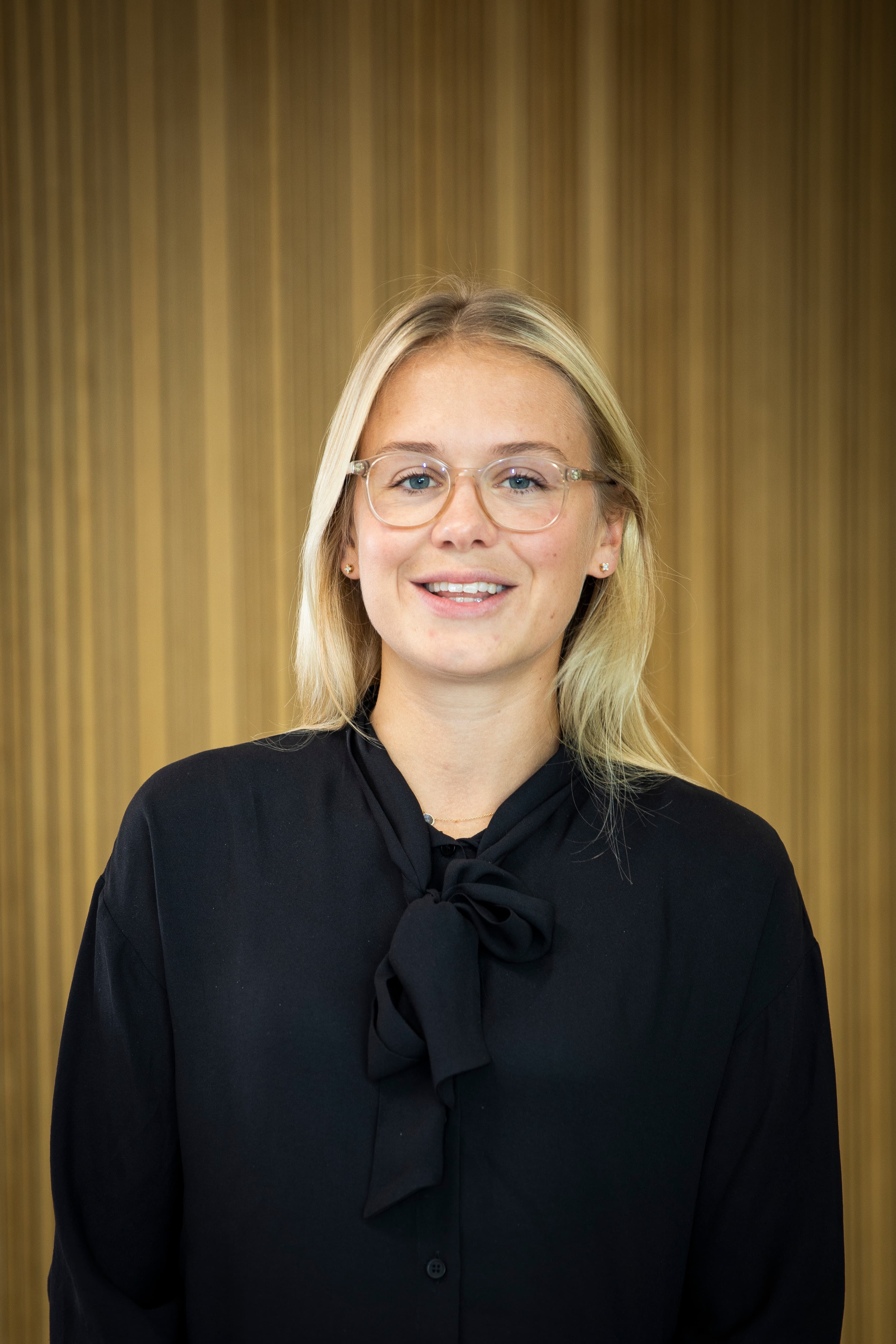 about/career-office, Malin Persson - new coloured picture - download 231016