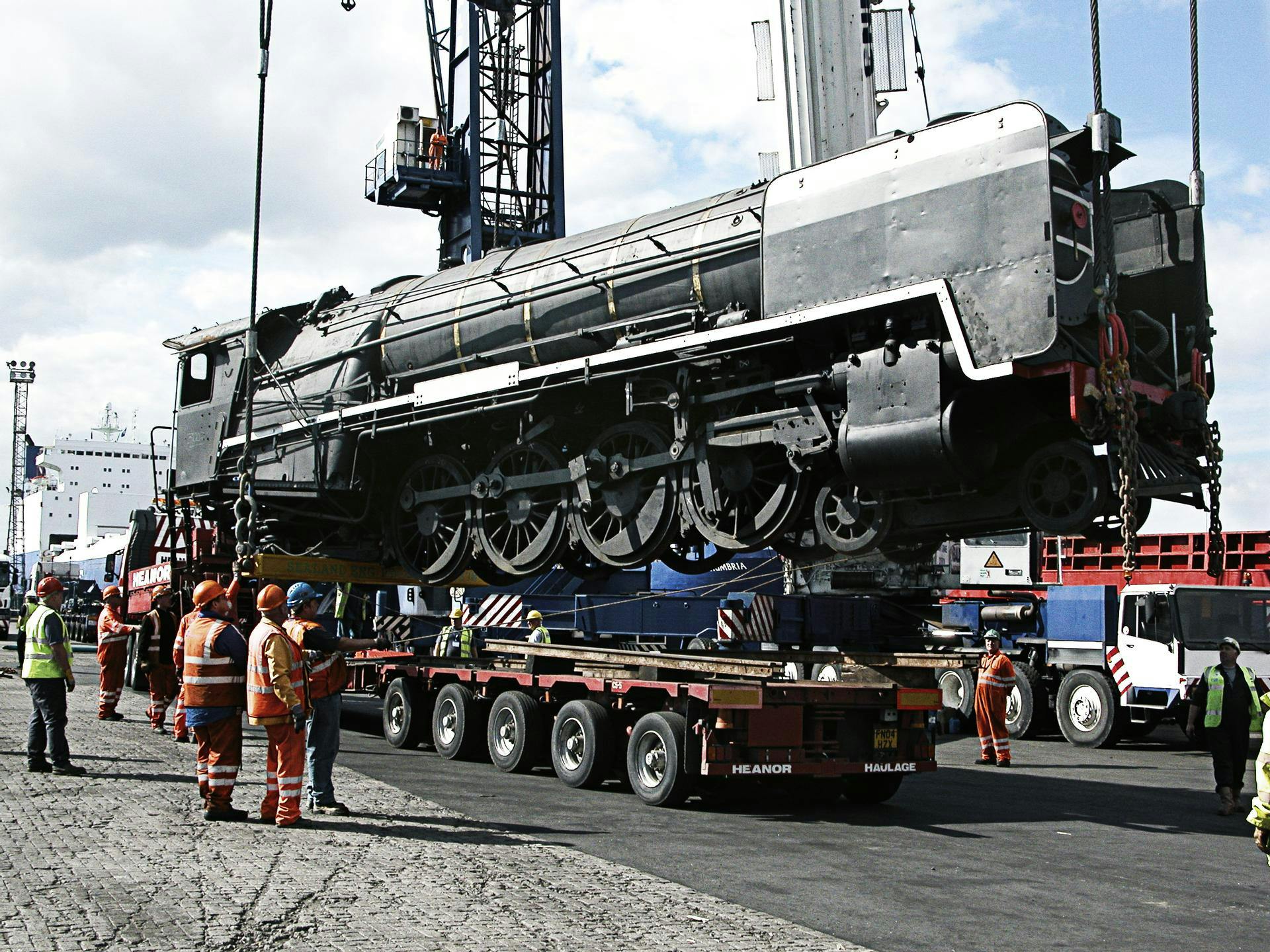 DFDS train-lifted project cargo
