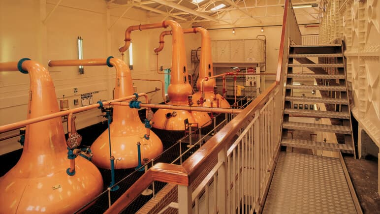 Talisker Distillery © VisitScotland