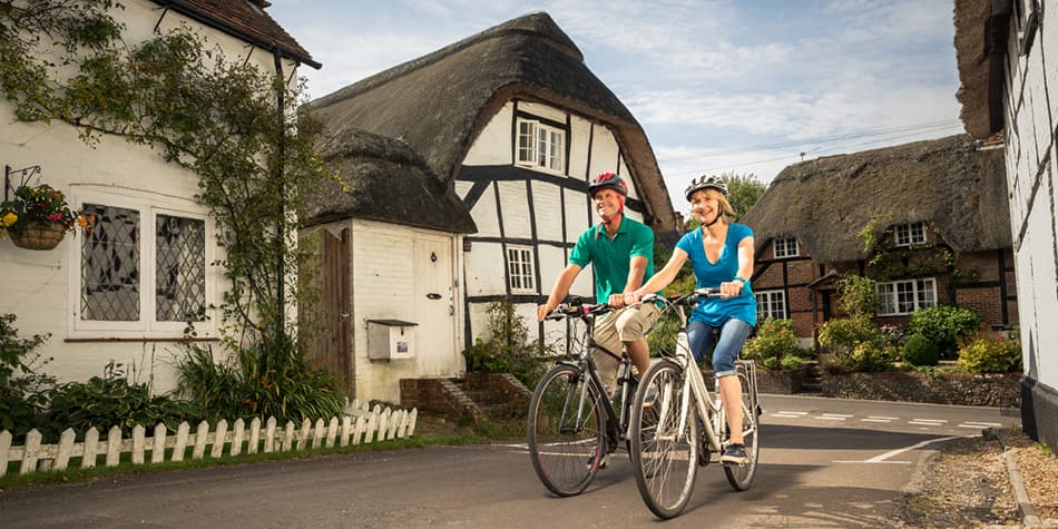 Cycling green avenue