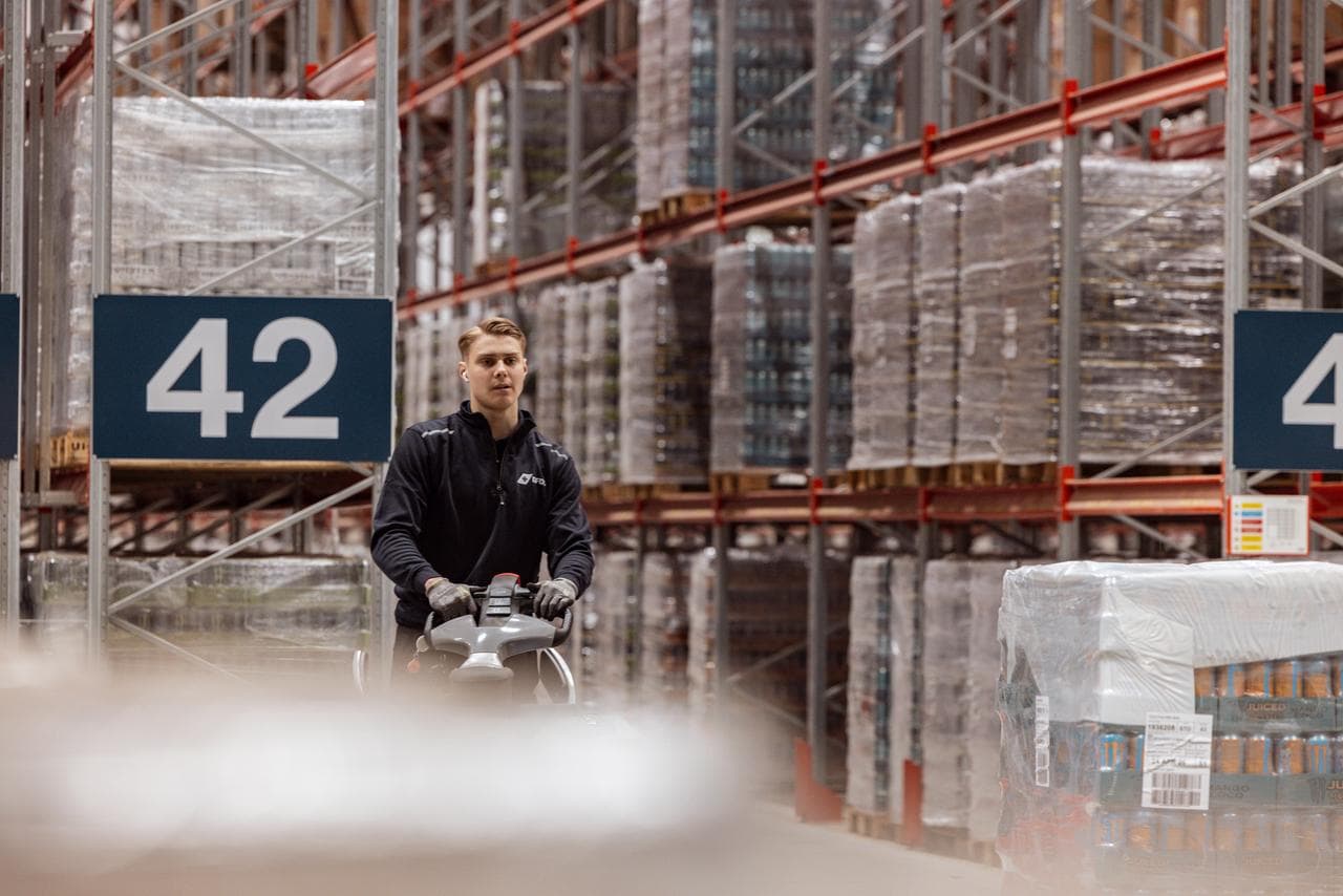 Warehousing, warehouse worker, inside warehouse