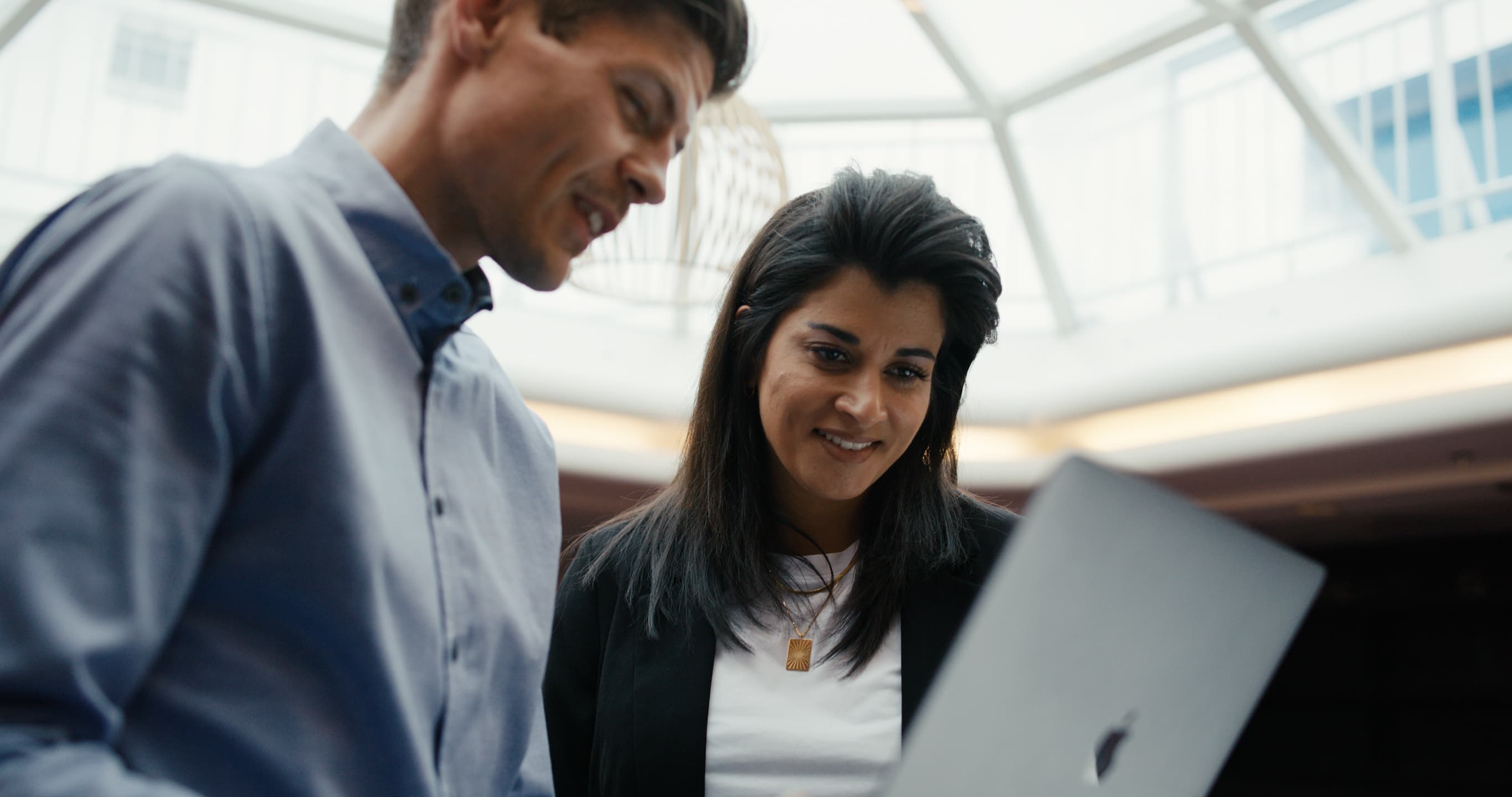 DFDS woman, man, laptop