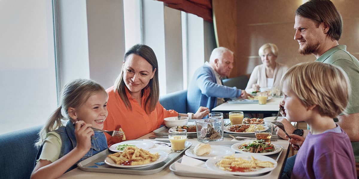 Family at 7 Seas restaurant
