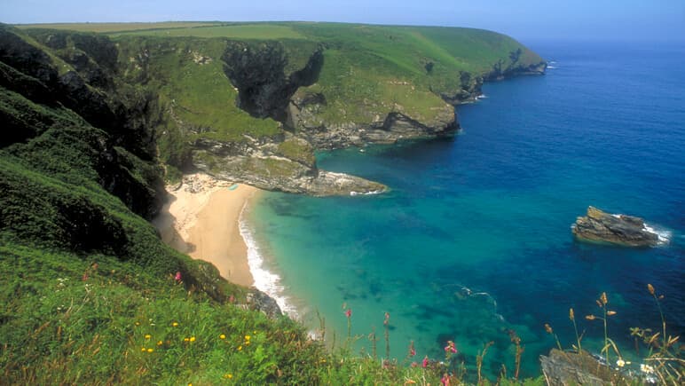Fisherman's Cove Cornwall - c VisitBritain
