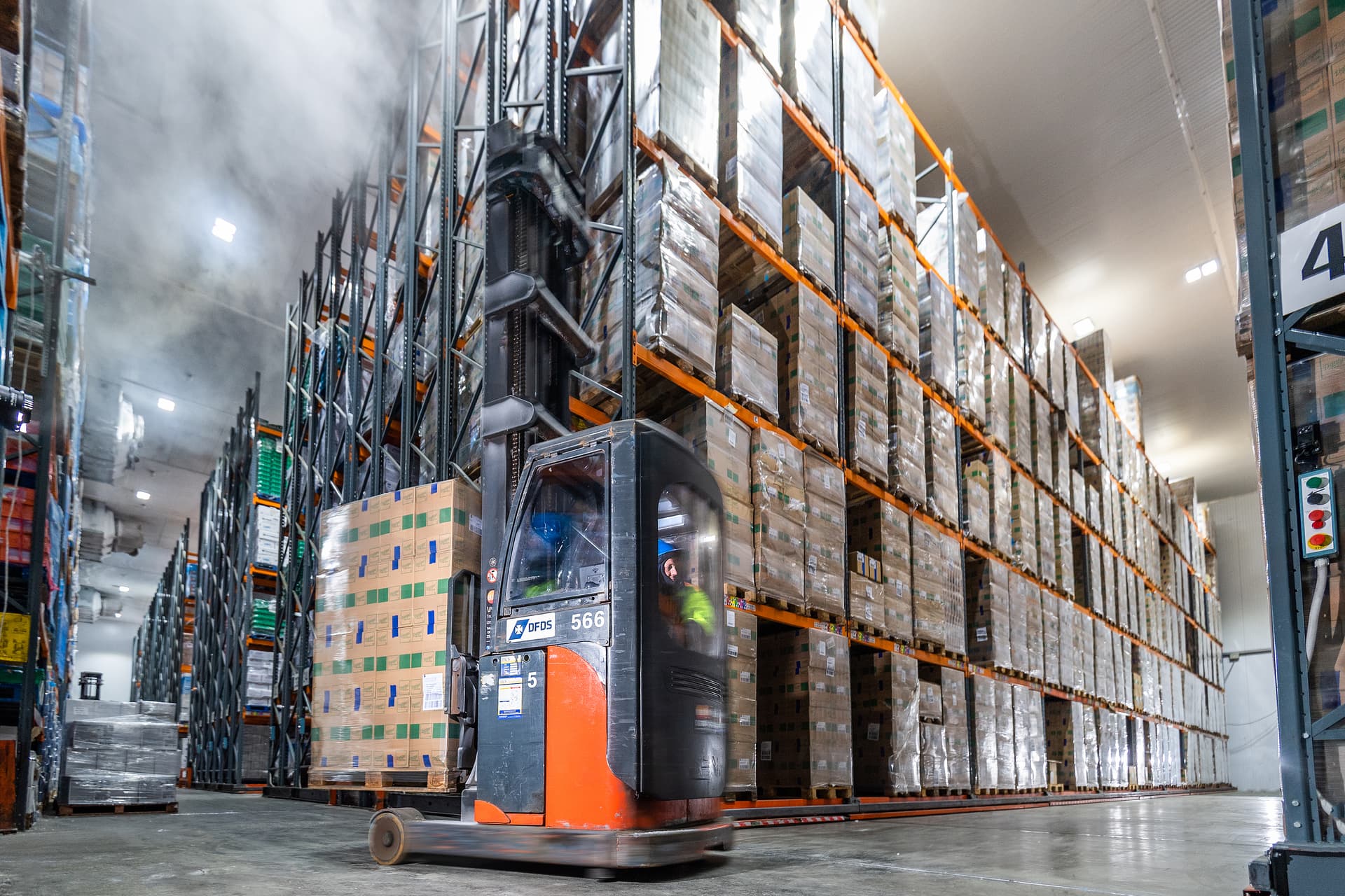 Cold storage facilities | Cold storage warehouses | DFDS (GB)