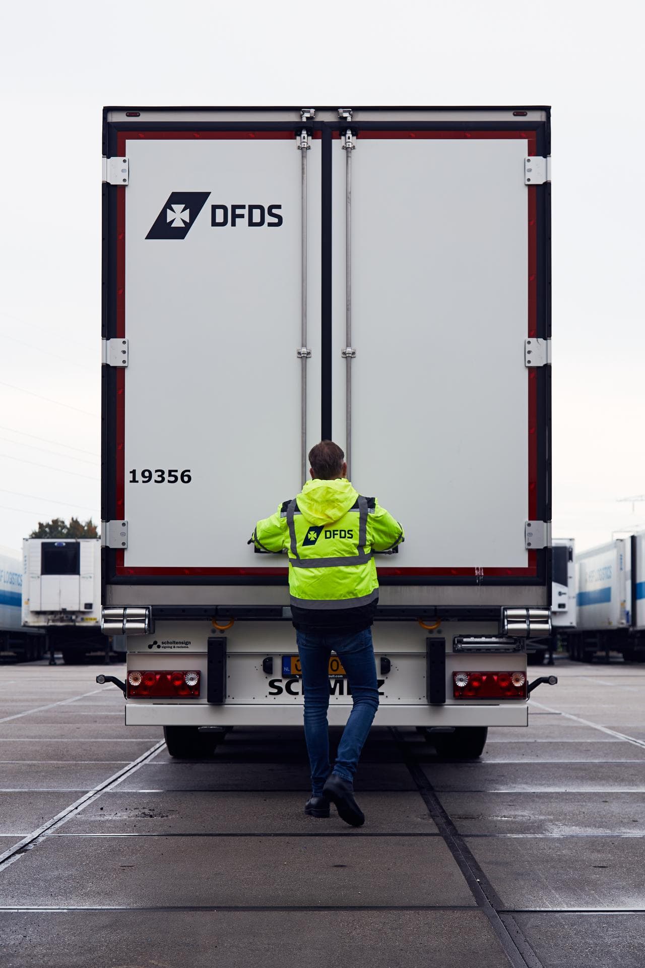 Meat transport | Hanging meat transport | DFDS (INT)
